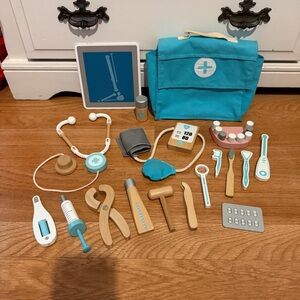 Wooden Doctor Pretend Play Kit